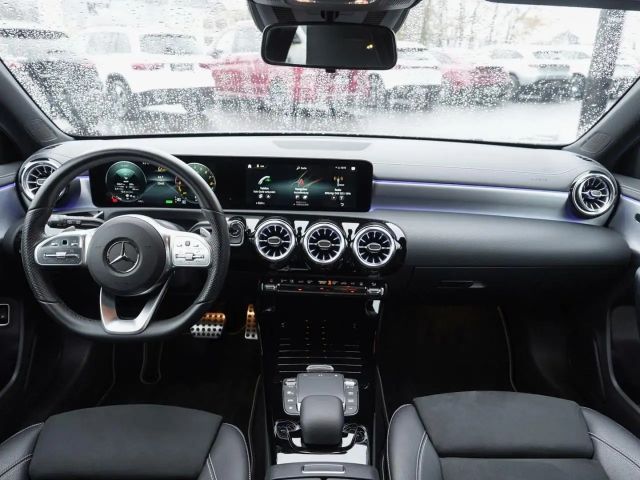 Mercedes-Benz A 250 A 250 e AMG Line
