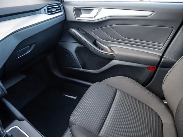 Ford Focus Titanium Wagon