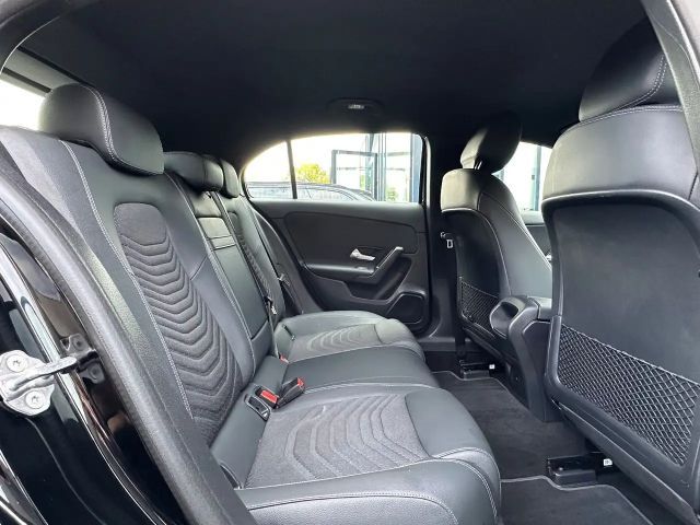 Mercedes-Benz A 180 A 180 d Style