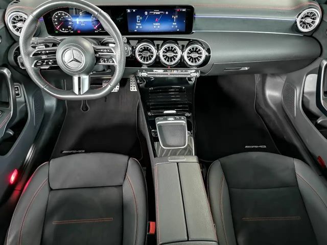 Mercedes-Benz CLA 180 AMG Line Coupé