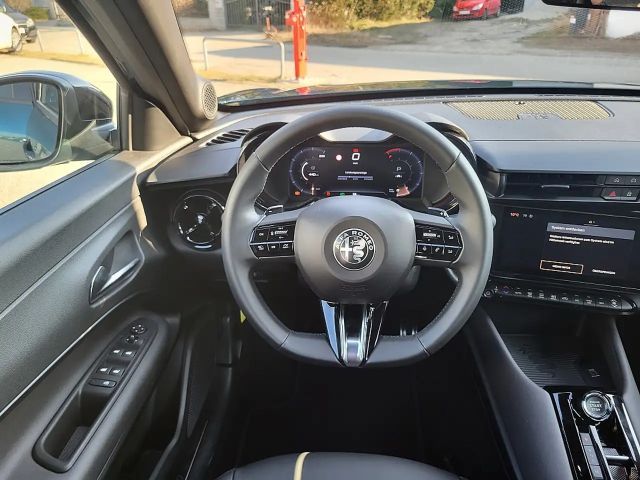 Alfa Romeo Junior Ibrida