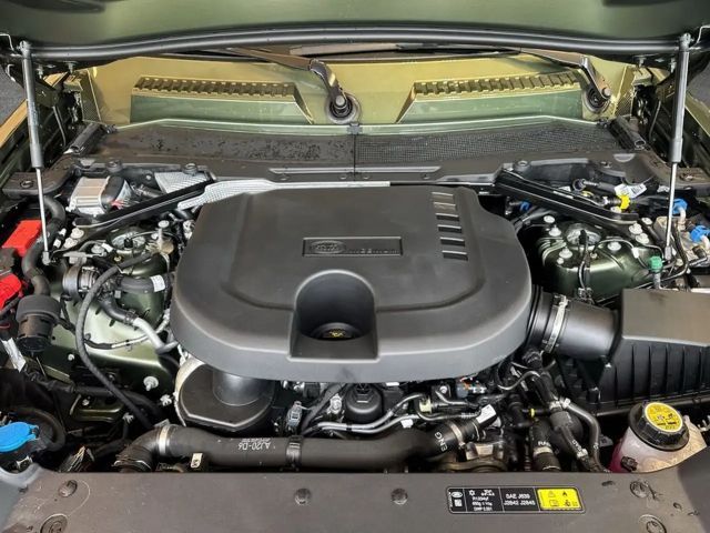 Land Rover Defender 110 Dynamic HSE