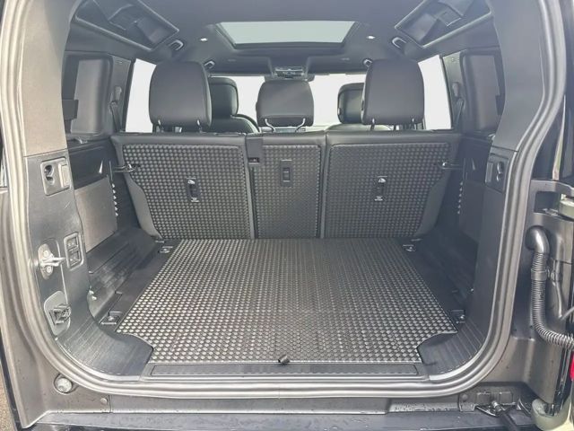 Land Rover Defender 110 D300 Dynamic HSE