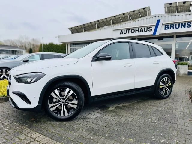 Mercedes-Benz GLA 200 Progressive