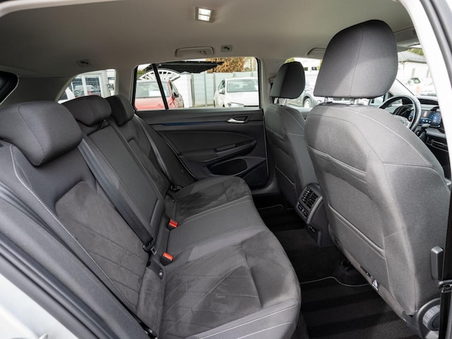 Volkswagen Golf DSG Style Variant