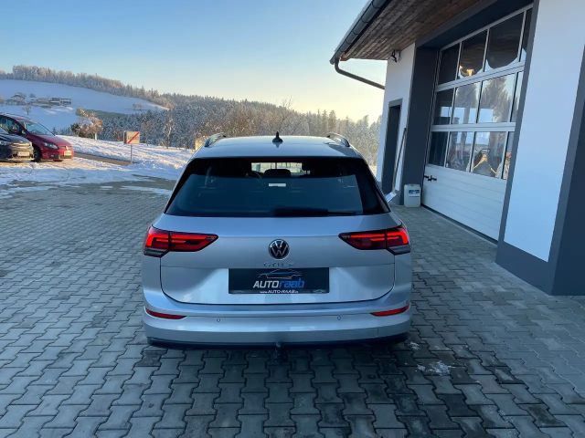 Volkswagen Golf Life Variant