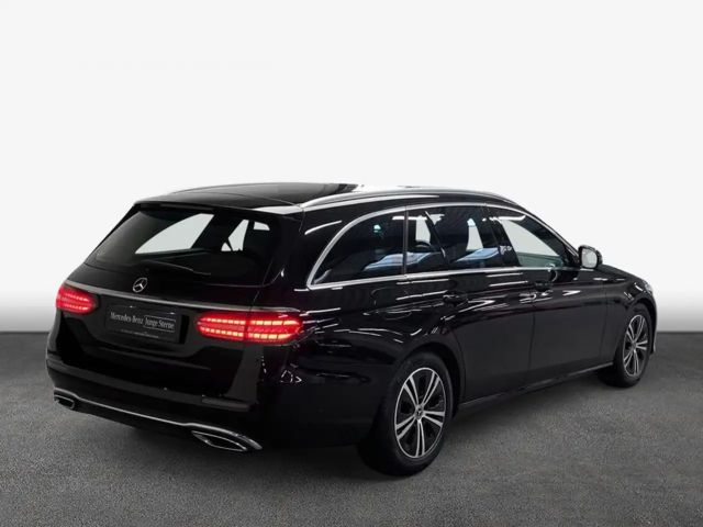 Mercedes-Benz E 220 AVANTGARDE