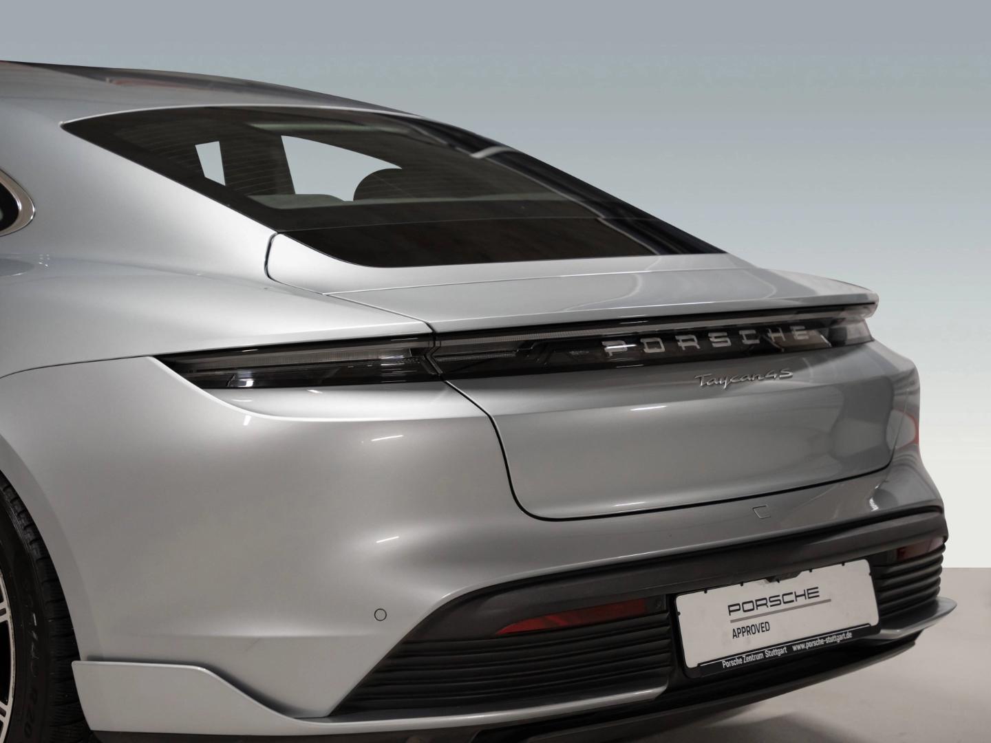 Porsche Taycan 4S