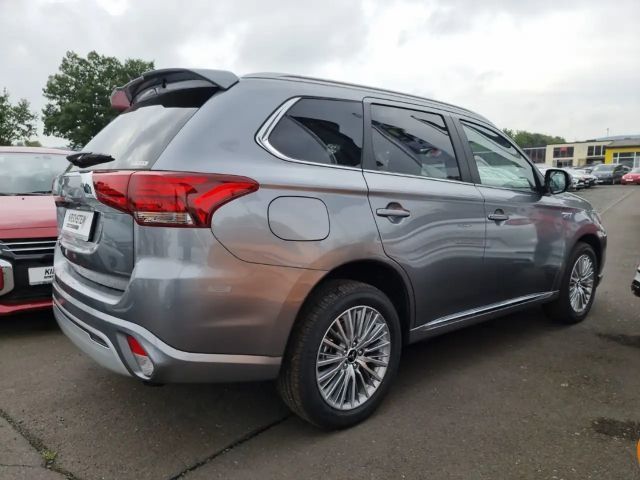 Mitsubishi Outlander AHK WR App-Navi PDC Kamera DAB