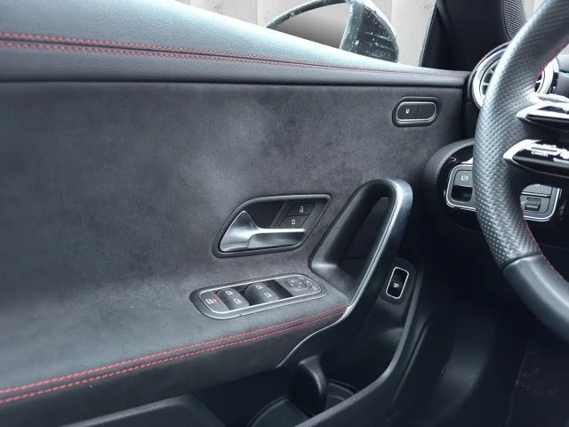 Mercedes-Benz CLA 200 AMG Line Coupé