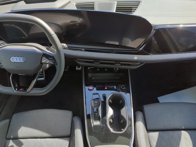 Audi A6 Avant Quattro S-Tronic