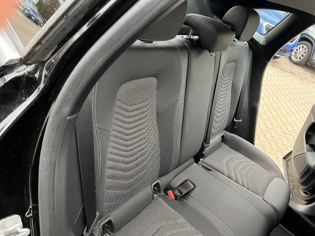 Mercedes-Benz GLA 180 *LED Navi Kamera Sitzh. DAB Leder*