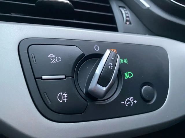 Audi A4 35 TFSI Avant S-Tronic