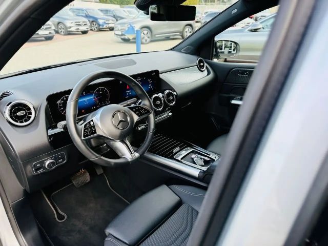 Mercedes-Benz B 180 B 180 d Progressive Sedan