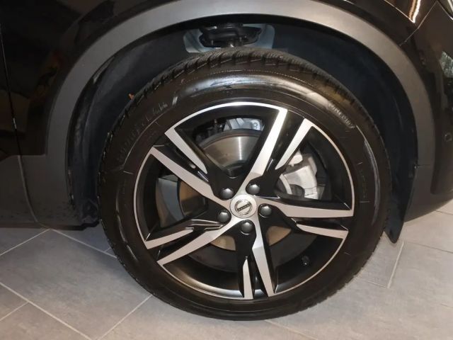 Volvo XC40 Business Dark Plus