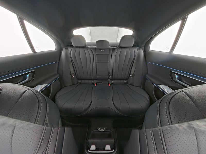 Mercedes-Benz E 200 AVANTGARDE Sedan