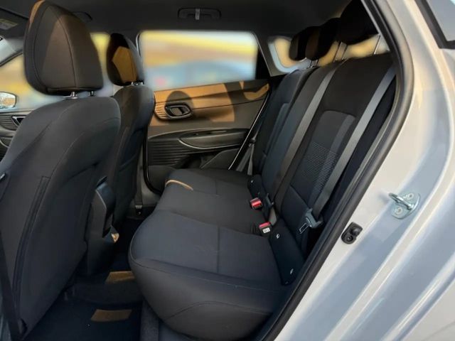 Hyundai i20 AUTOMAT+NAVI+APPLE/ANDROID+SITZHZG+LENKRADHZG+KAME