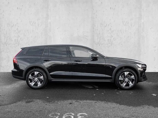 Volvo V60 Cross Country AWD Plus
