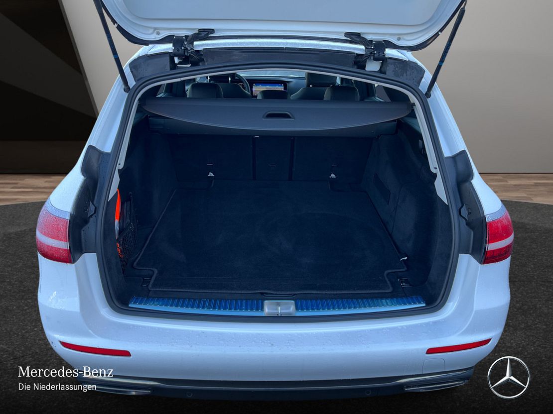 Mercedes-Benz E 200 AVANTGARDE E 200 d Estate