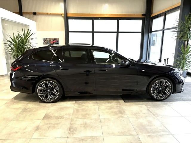 BMW 520 520d M-Sport Touring xDrive