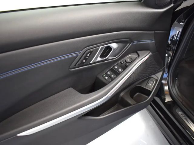 BMW 320 320d M-Sport Sedan