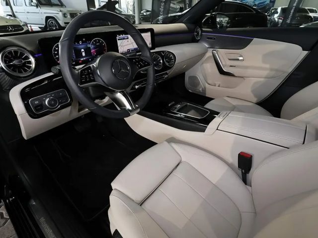 Mercedes-Benz A 180 PANO+KEYLESS+TOTWINKEL+LED+18"+LEDER BEIGE
