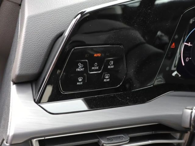 Volkswagen Golf DSG Golf VIII Style Variant