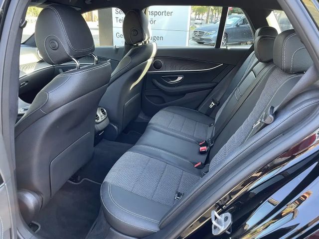 Mercedes-Benz E 220 AVANTGARDE E 220 d Estate
