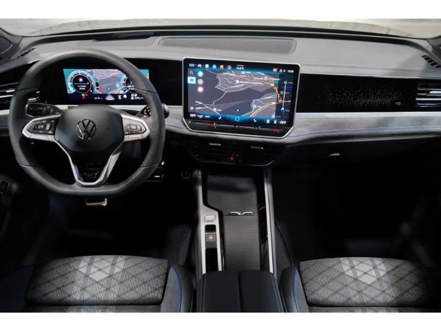 Volkswagen Passat IQ.Drive R-Line Style