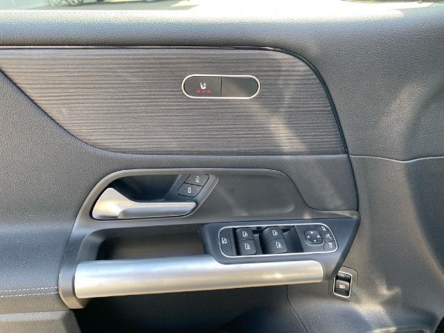 Mercedes-Benz B 180 Sedan