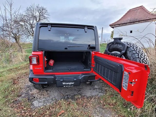 Jeep Wrangler 4xe Sahara