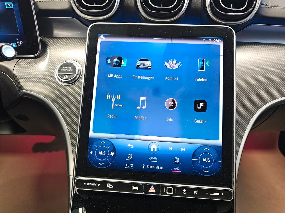 Mercedes-Benz C 200 AMG Line Sedan