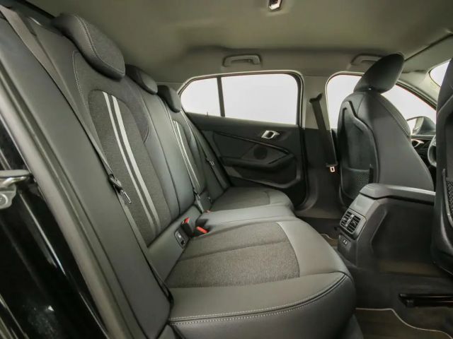 BMW 118 118i Sedan Sport Line