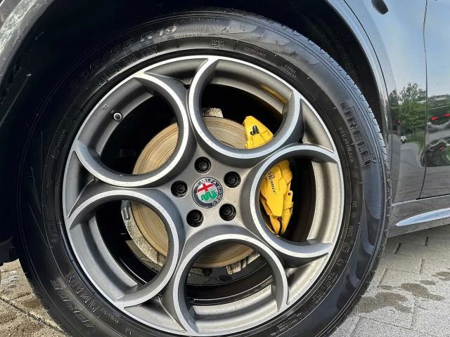 Alfa Romeo Stelvio Lusso Q4 TI