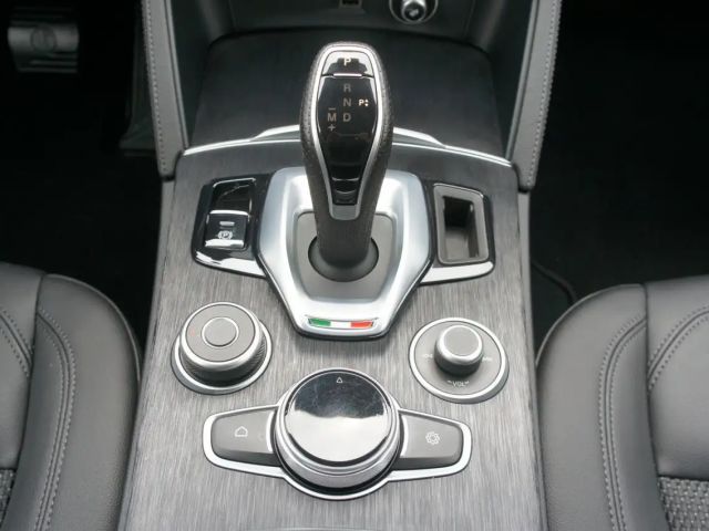 Alfa Romeo Stelvio Q4 Super