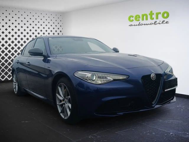 Alfa Romeo Giulia AT8