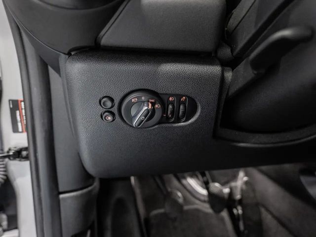 MINI Cooper Essential Trim FACEL. LED SHZ PDC