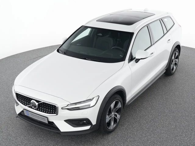 Volvo V60 Cross Country AWD Plus