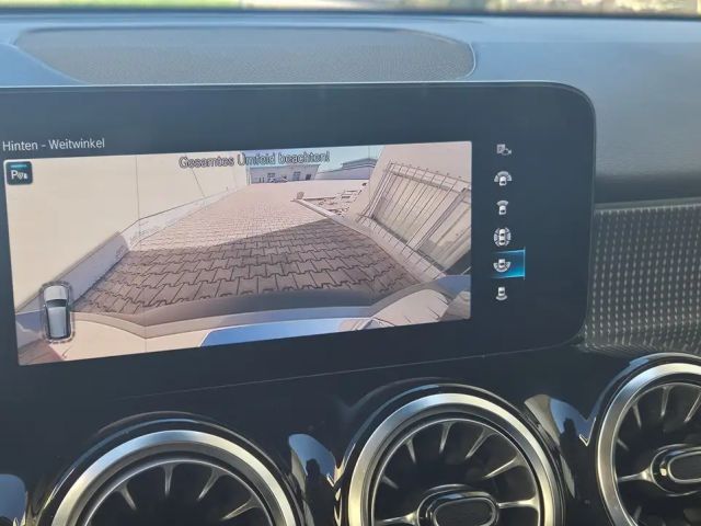 Mercedes-Benz EQB 300