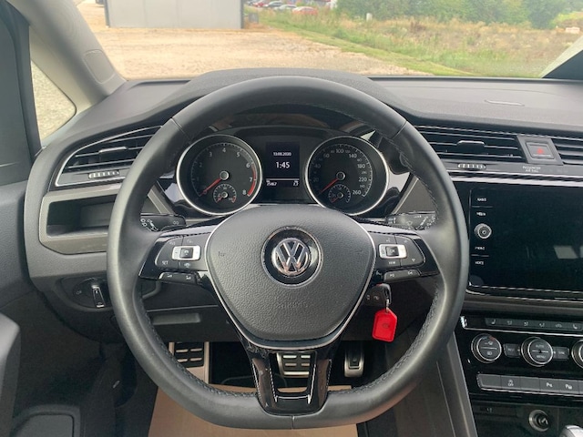 Volkswagen Touran 1.5 TSI DSG R-Line