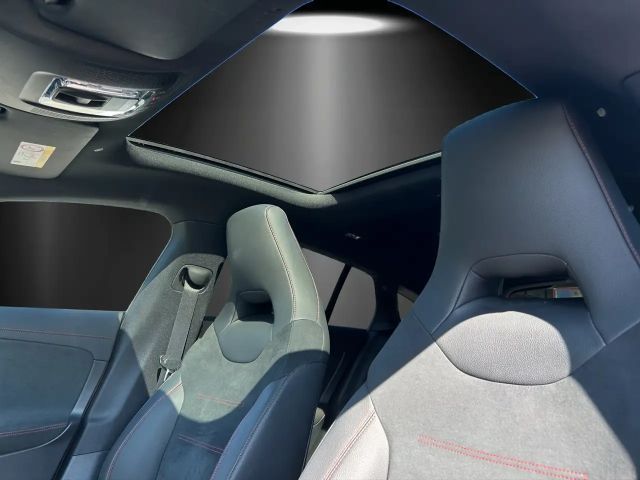 Mercedes-Benz CLA 200 AMG Line