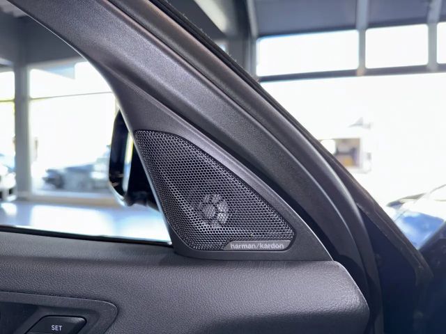 BMW 120 120i 5-deurs Sedan Sport Line