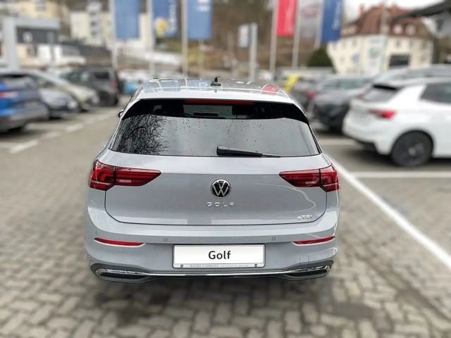 Volkswagen Golf 1.5 eTSI DSG