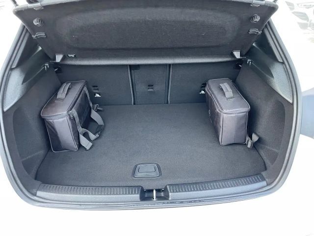 Mercedes-Benz A 250 A 250 e AMG Line