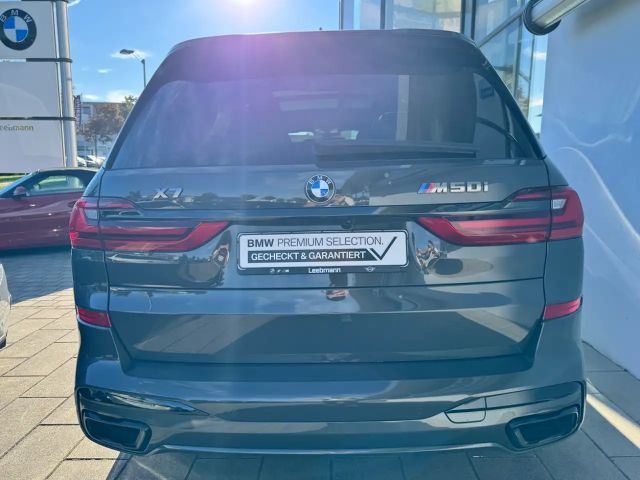 BMW X7 M50i