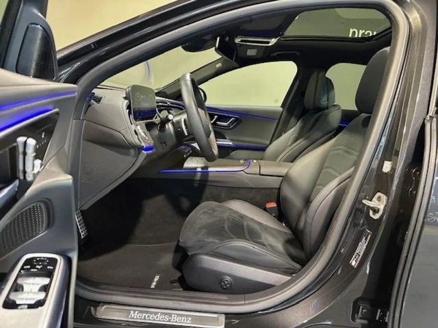 Mercedes-Benz E 220 AMG Line E 220 d Sedan