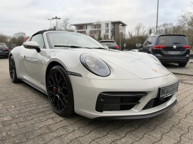 Porsche 992 4 Cabrio GTS Targa