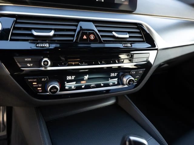 BMW 520 520d M-Sport Touring xDrive