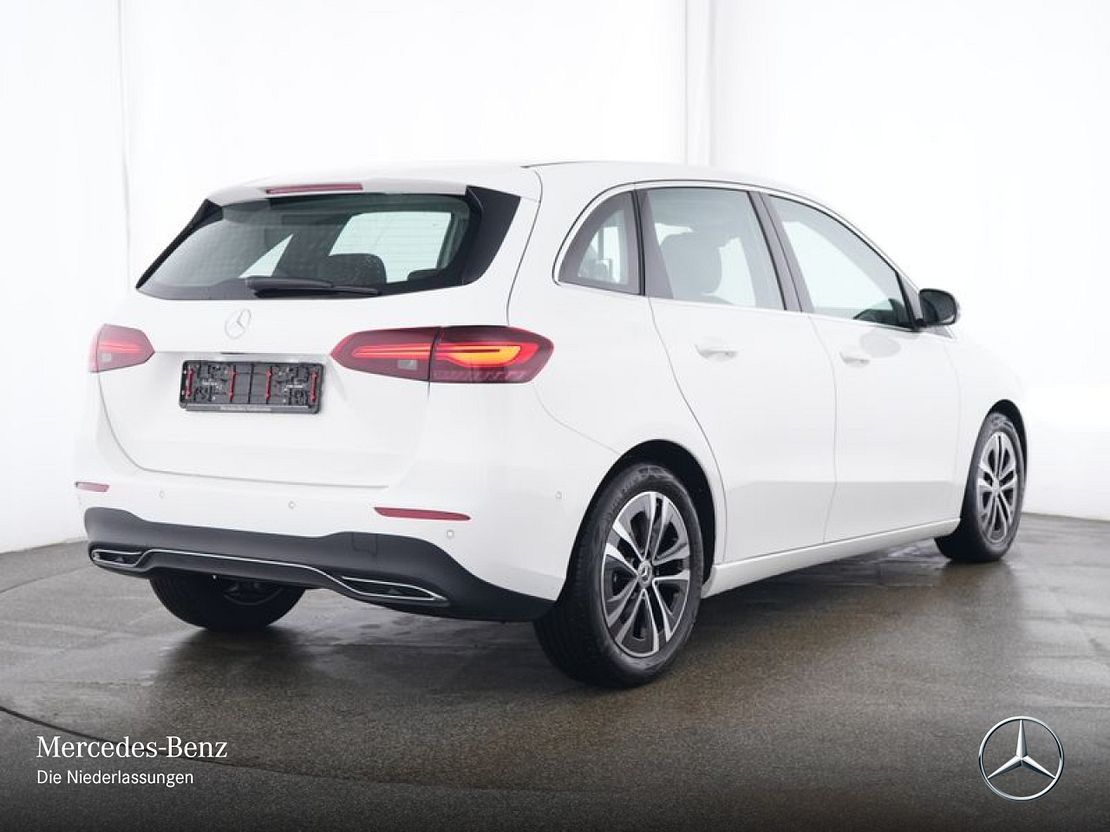 Mercedes-Benz B 200 Sedan