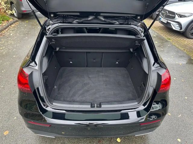 Mercedes-Benz A 180 A 180 d AMG Line